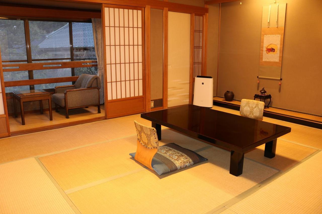 Tsutaya Ryokan Toyooka  Eksteriør billede